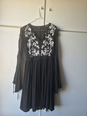 River Island elastic dress like new, short, black and white, size S