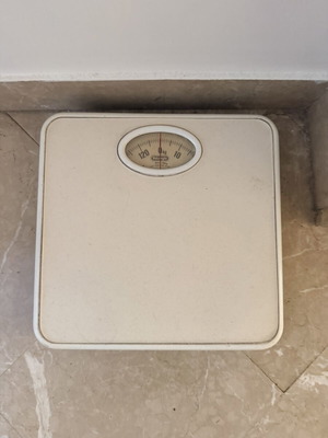 Vintage De'Longhi Mechanical Bathroom Scale used, 120 kg
