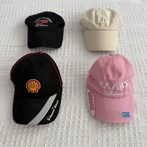 Hats set like new, pack of 4, one size