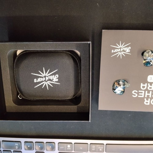 Kiwi Ears Orchestra Lite IEM's like new, perfect for FPS gaming