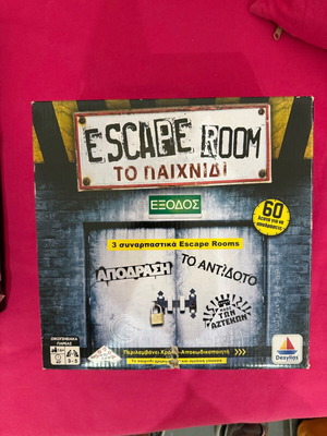 Escape Room The Game like new board puzzle game