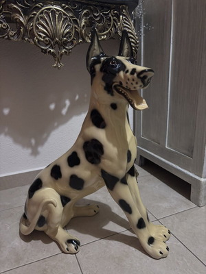 Porcelain dog like new