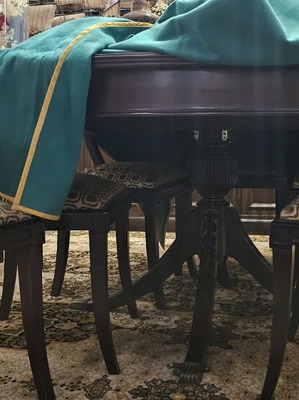 Τραπεζαρία Βαράγκη μεταχειρισμένη με 6 καρέκλες και 2 πλάκες προέκτασης