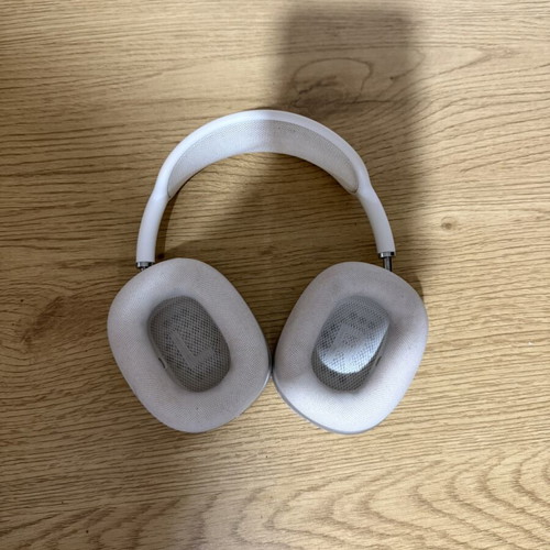 AirPods Max like new with case and charging cable