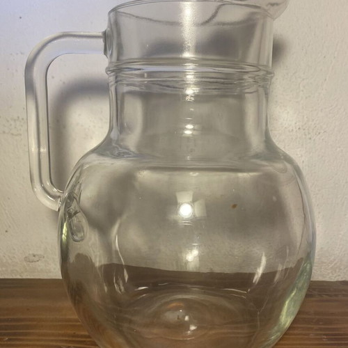 Glass Water Wine Pitcher like new, 1lt capacity, heavy thick glass