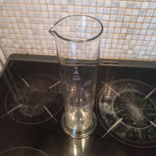 Glass volumetric measuring cylinder used 500 ml in excellent condition