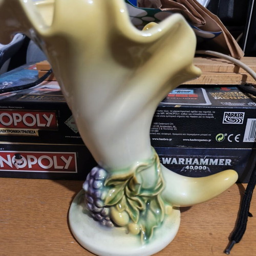Vintage Hull USA 49 Cornucopia vase like new