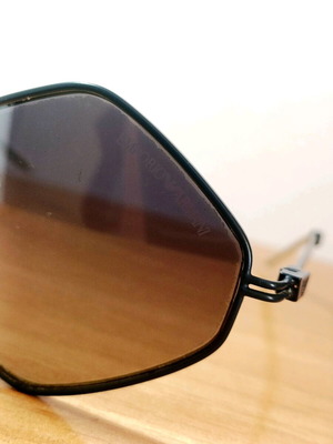 Γυαλιά ηλίου Emporio Armani σαν καινούργια
