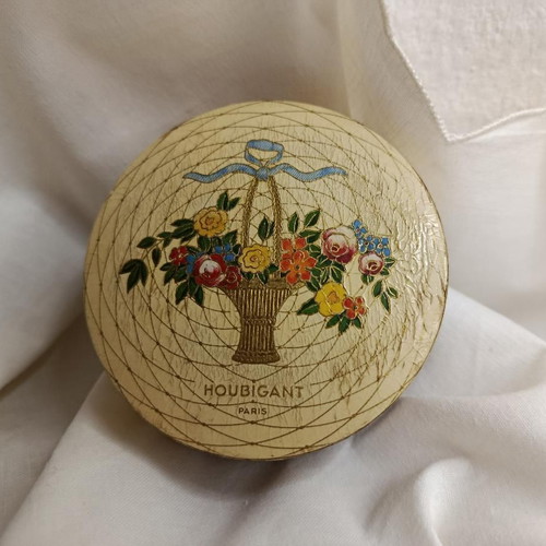 Vintage Chantilly powder box by Houbigant used, 1930s