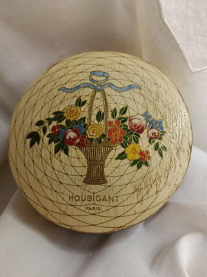 Vintage Chantilly powder box by Houbigant used, 1930s