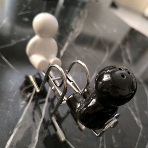 Salt and pepper shaker new from Octopus unused