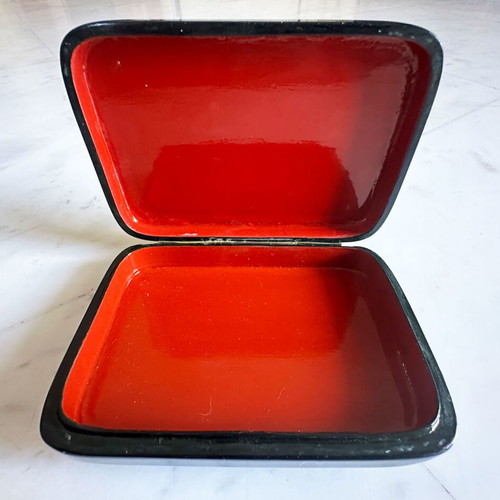 Vintage Russian lacquer box hand-painted St. Isaac St. Petersburg signed