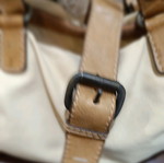 Τσάντα ώμου Tommy Hilfiger μεταχειρισμένη, μπεζ με δερμάτινες λεπτομέρειες