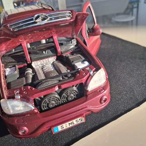 Mercedes-Benz 300S, Ferrari F40, Mercedes ML55 1:18 models like new