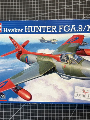 Revell Hawker Hunter FGA.9/Mk.58 1:72 scale model kit