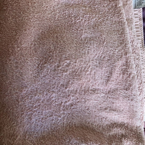 Pink bath towel like new, large