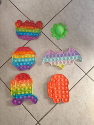 Pop It fidget toys set of 6 like new, various designs and colors