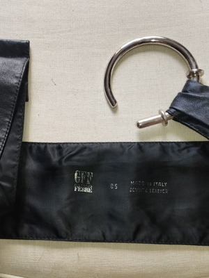 Leather belt with large metal ring closure, black, size 85