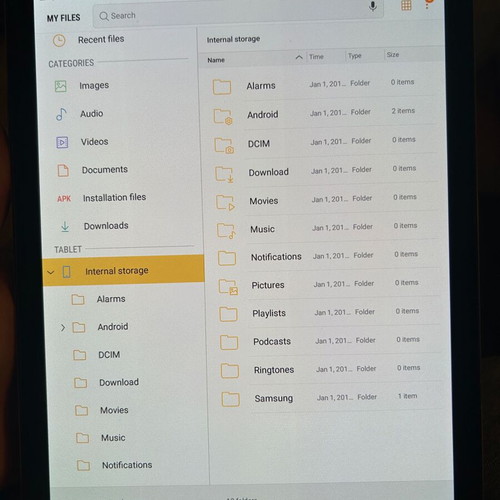 Samsung Galaxy Tab S2 9.7 inch tablet with 128GB SD card