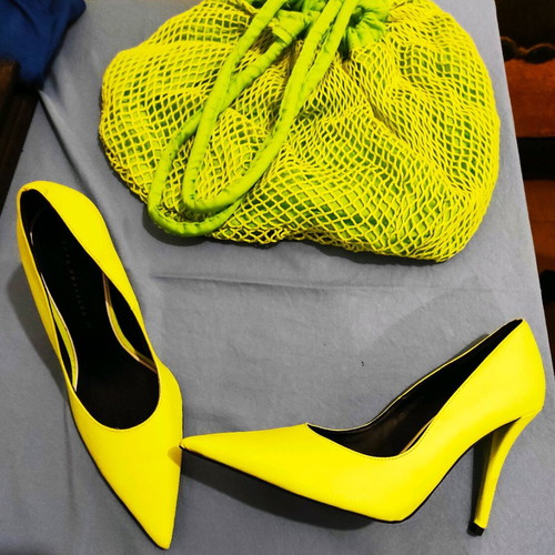 Zara Traffaluc heels size 39 fluoro yellow like new with gift bag