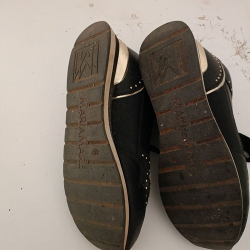Maria Mare women's athletic shoes size 39 used, black and yellow