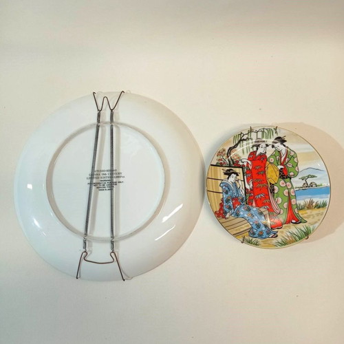Studio - Hibino collectible porcelain plate set with geisha theme