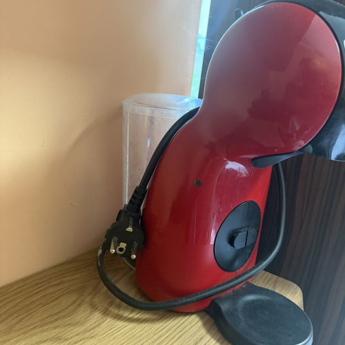 Dolce Gusto capsule coffee machine like new