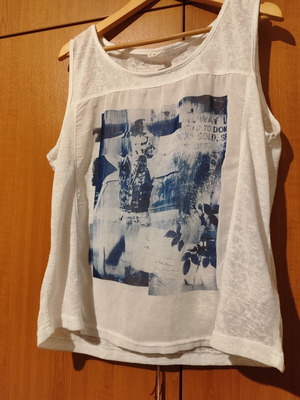 Sleeveless white and blue shirt like new, size XXL