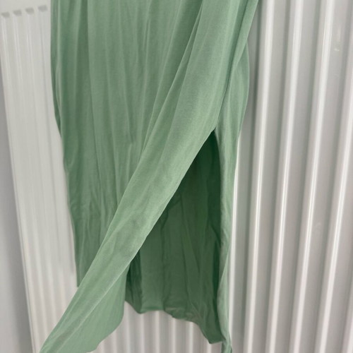 Long dress mint/beraman with shoulder pads and slit, like new, size S