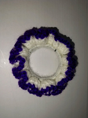 Crochet scrunchie new in purple and white