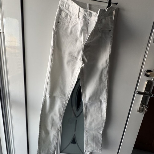 Pink Woman white denim pants like new