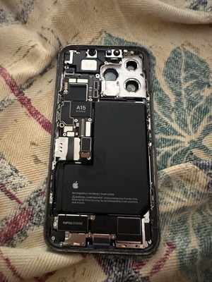 Μητρική πλακέτα iPhone 13 Pro για ανταλλακτικά σε άγνωστη κατάσταση