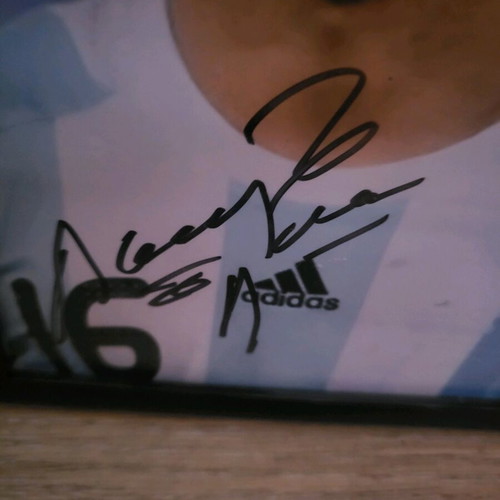 Kun Aguero authentic autograph new