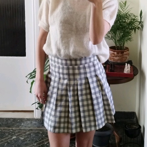 White-cream pullover size L like new