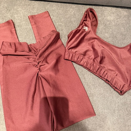 Begatti sports set like new, size Small, pink
