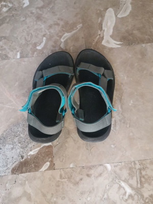 Teva sandals size 42 like new, multicolor
