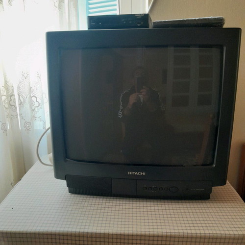 Hitachi color TV used 30 inches with signal decoder