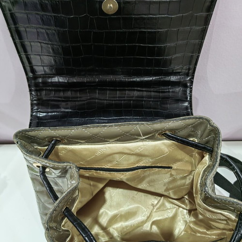 Hunter backpack used with some imperfections