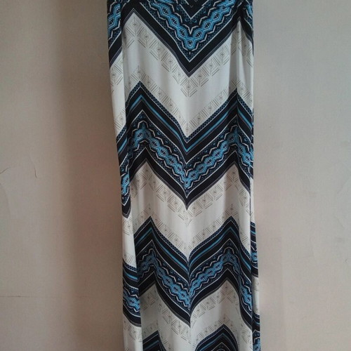 Maxi skirt with elastic like new, white and blue, size M