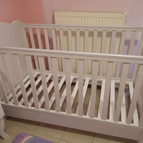 White baby cot with Relax Strom mattress, like new