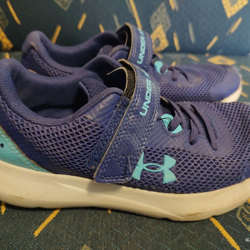 Under Armour kids' athletic shoes size 34 used, blue