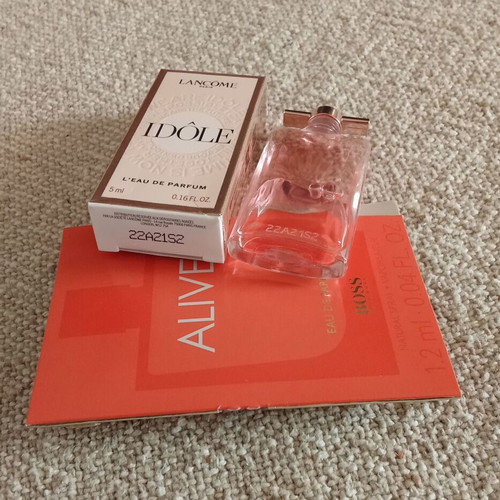 Lancome Idole 5 ml Eau de Parfum and BOSS Alive 1.2 ml Eau de Parfum mini perfumes