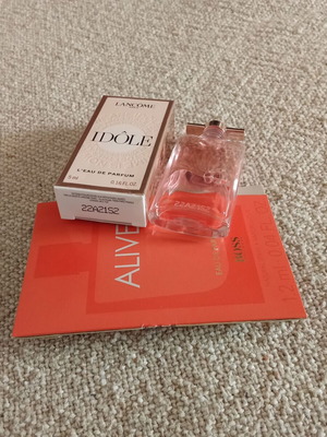 Lancome Idole 5 ml Eau de Parfum and BOSS Alive 1.2 ml Eau de Parfum mini perfumes