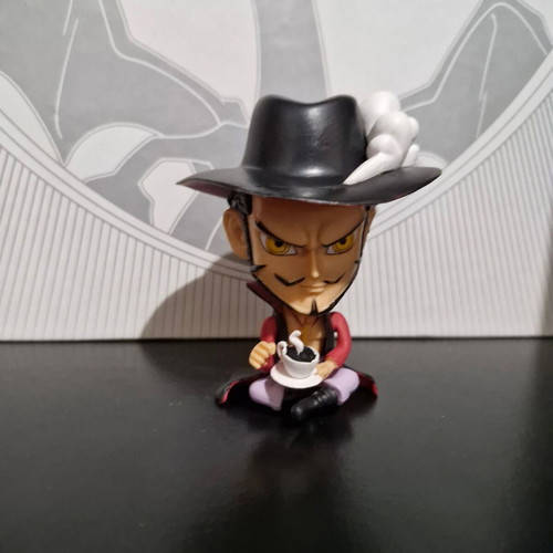 One Piece Mihawk figure new