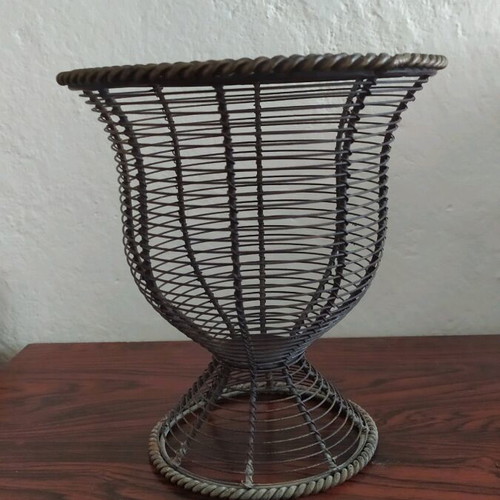 Metal fruit bowl used, excellent condition