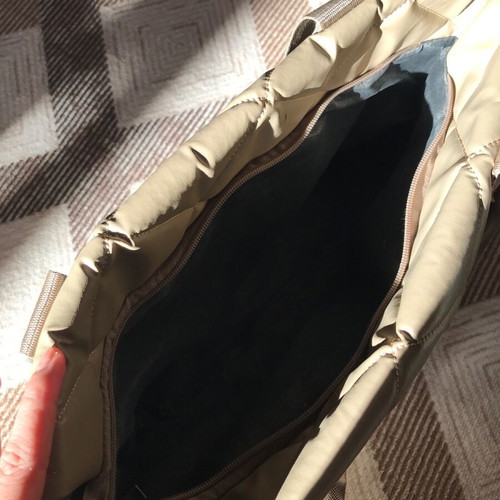 Shoulder bag used in good condition