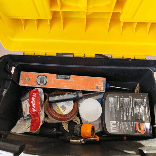 Mano 20" toolbox used with organizer and internal tray