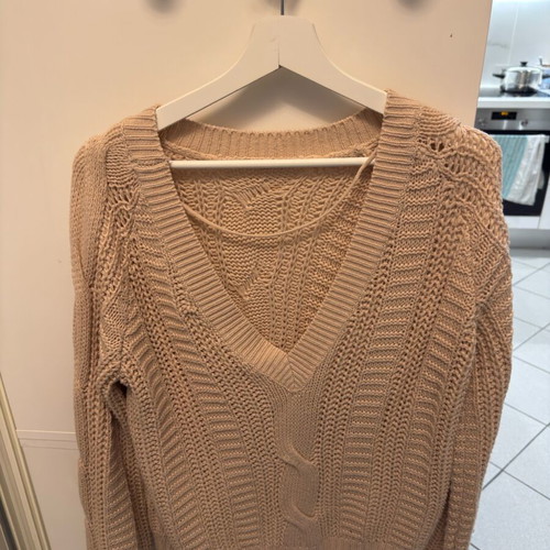 Vero Moda pink pullover like new with open back size M