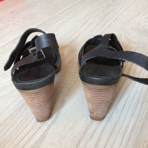 Timberland Tallulah May Cross Band Sandals used, size 40, black