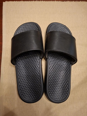 Women's black slippers size 39 like new